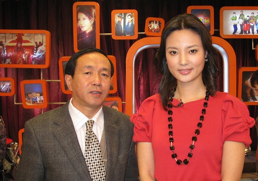 付宝华院长和中央电视台主持人刘芳菲在一起